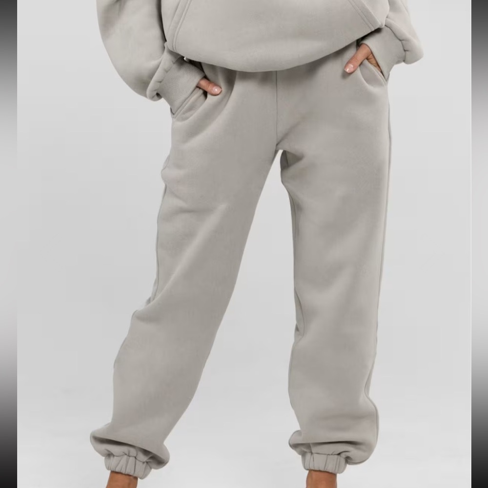 Comfrt Travel Essentials Sweatpants in Stone Size XS
